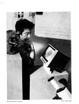 Nam June Paik dans TV.Penseur Photo : Joschik Kerstin